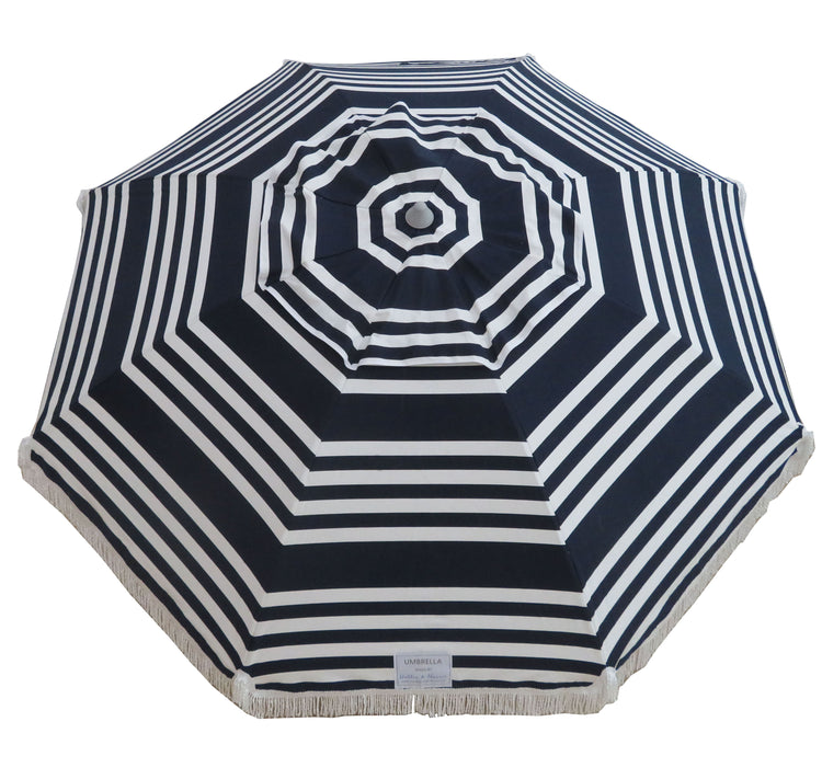 Hollie & Harrie Classic Fringe 210cm Canvas Beach Umbrella - Hello SaiWow the Hello Sailor is a Classic.
The Fringe 210cm Beach Umbrella is a classic beach lovers staple. The thick & luxurious 100% cotton canopy with a retro fringBeachkit