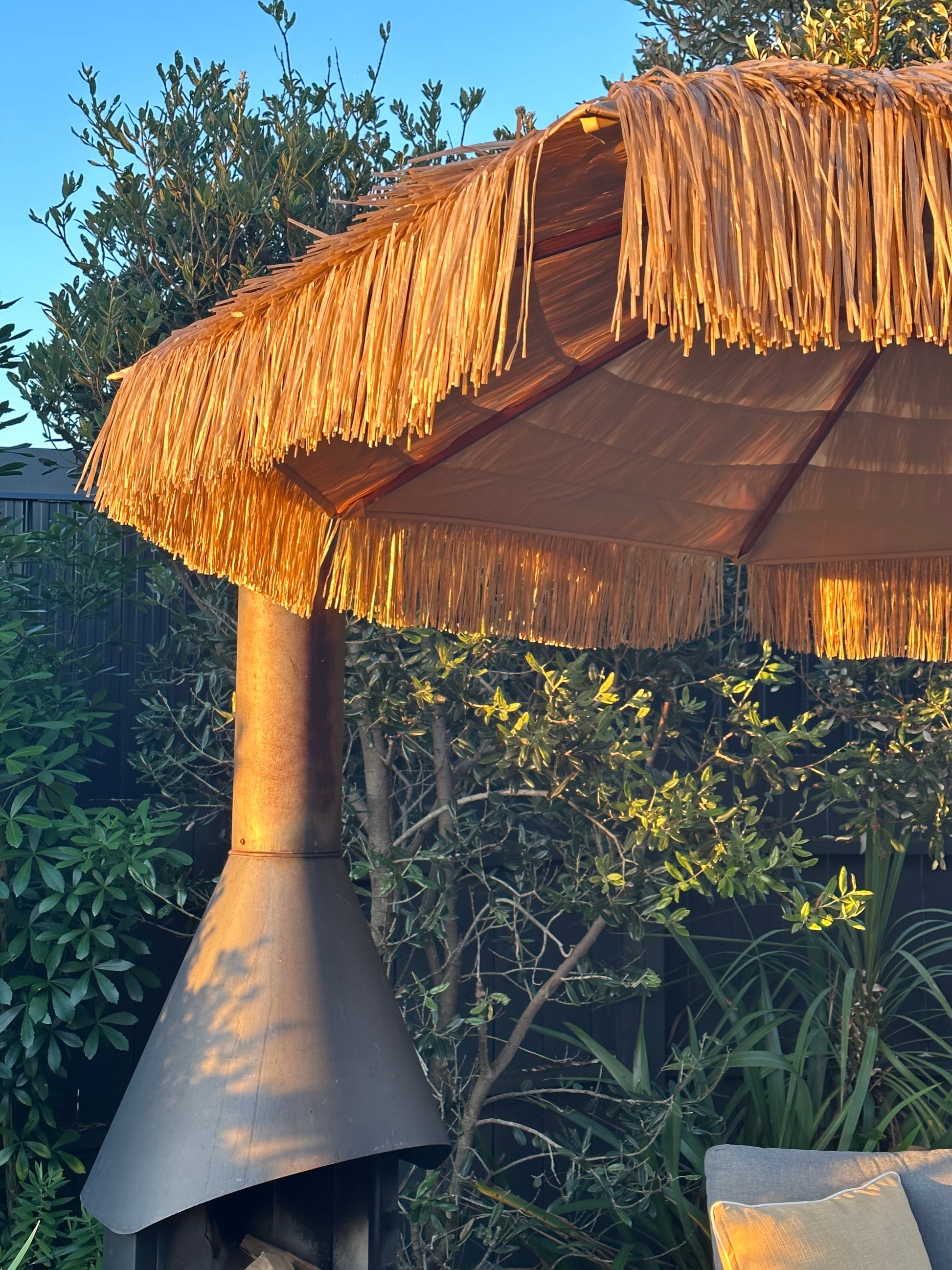 Hula 275cm MARKET Umbrella with crank lift - Raffia ThatchBring the charm and the lifestyle of the islands to your home or business with this hula shade umbrella. This nine-foot (275cm) raffia thatch umbrella is the perfectBeachkit