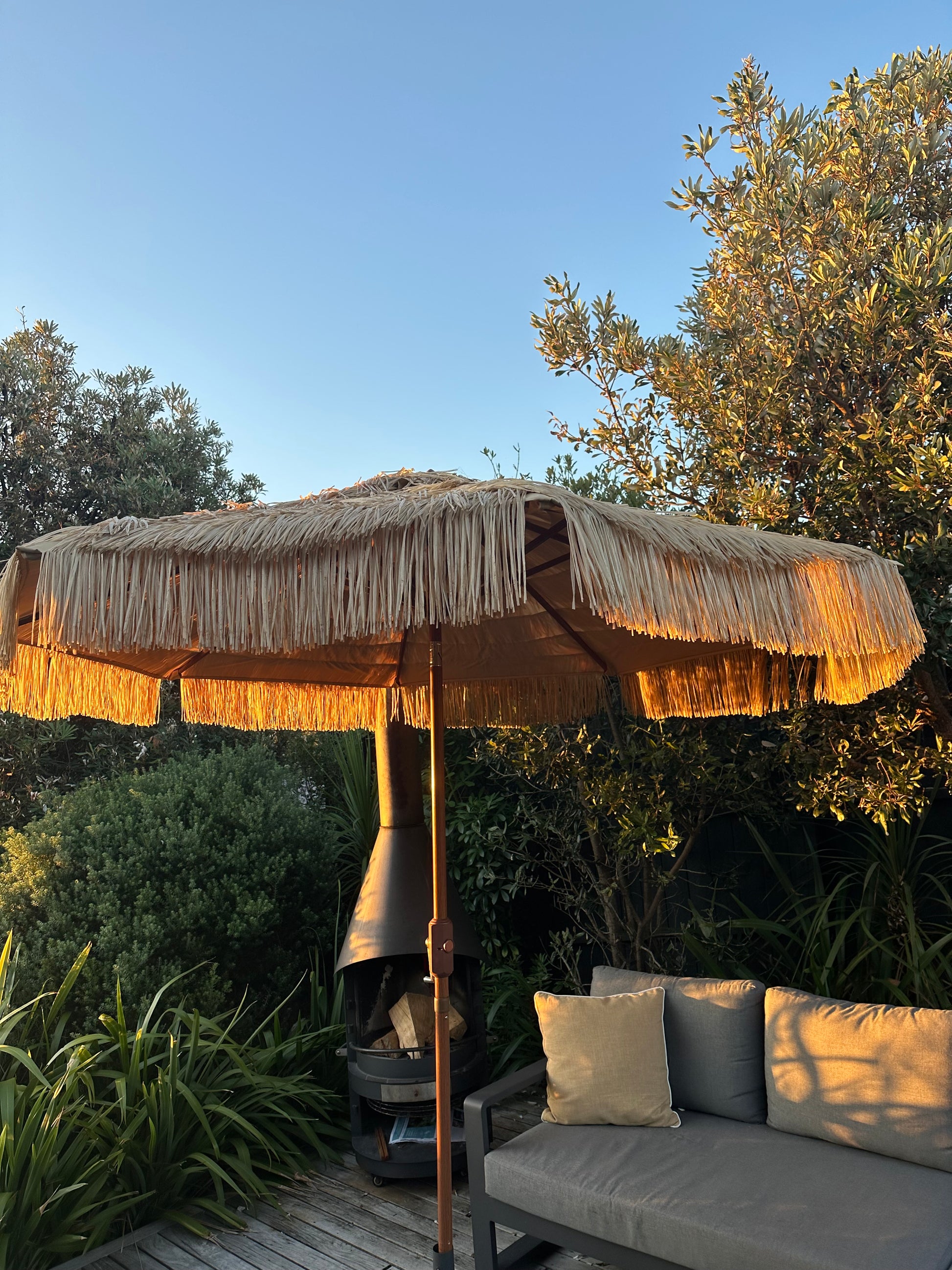 Hula 275cm MARKET Umbrella with crank lift - Raffia ThatchBring the charm and the lifestyle of the islands to your home or business with this hula shade umbrella. This nine-foot (275cm) raffia thatch umbrella is the perfectBeachkit