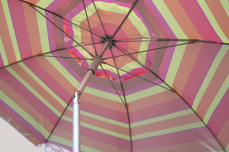 Daytripper 210cm Beach Umbrella - Turquoise & WhiteThis 'Turquoise &amp; White' stripe colourway is a cool and relaxing classic colourway.
The Beachkit Daytripper is lightweight at 2.5kgs and comes standard with an oBeachkit